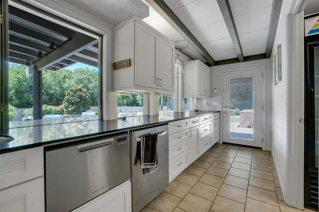 204 NW Mockingbird Rd, Lawton, OK 73507