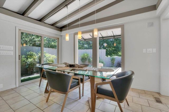 204 NW Mockingbird Rd, Lawton, OK 73507