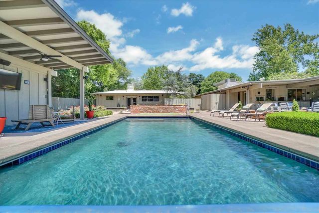 204 NW Mockingbird Rd, Lawton, OK 73507