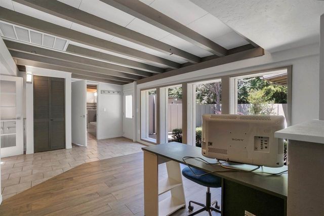 204 NW Mockingbird Rd, Lawton, OK 73507