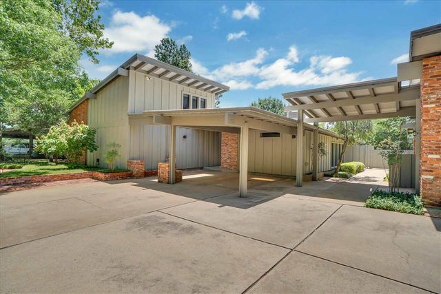 204 NW Mockingbird Rd, Lawton, OK 73507