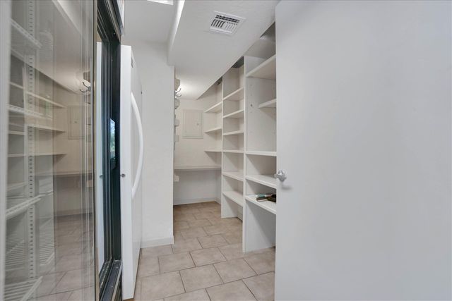 204 NW Mockingbird Rd, Lawton, OK 73507