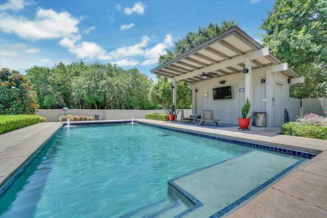 204 NW Mockingbird Rd, Lawton, OK 73507