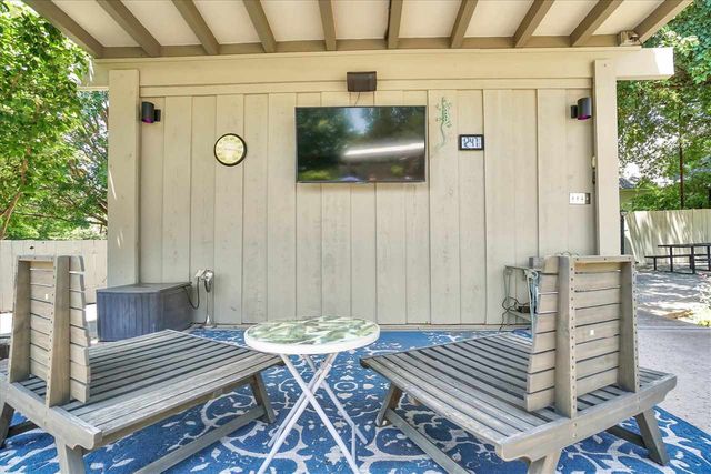 204 NW Mockingbird Rd, Lawton, OK 73507