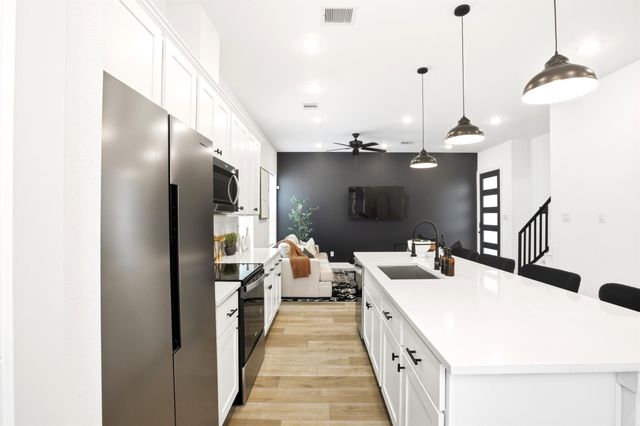 5527 Denmark Street B, Houston, TX 77028