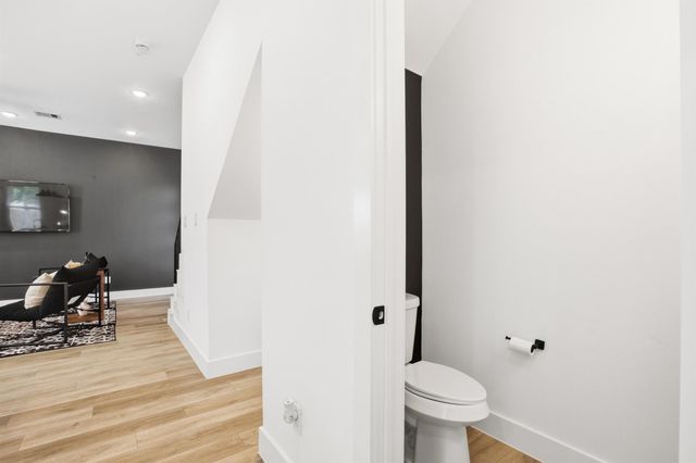 5527 Denmark Street B, Houston, TX 77028