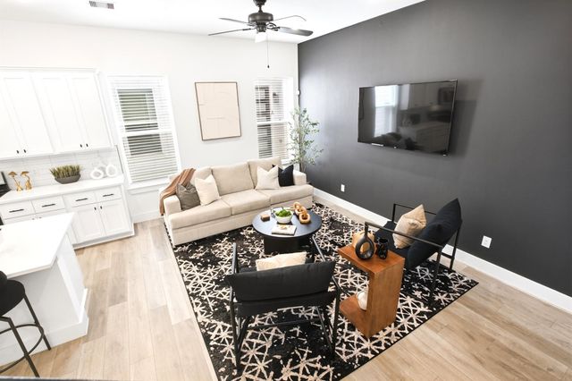 5527 Denmark Street B, Houston, TX 77028