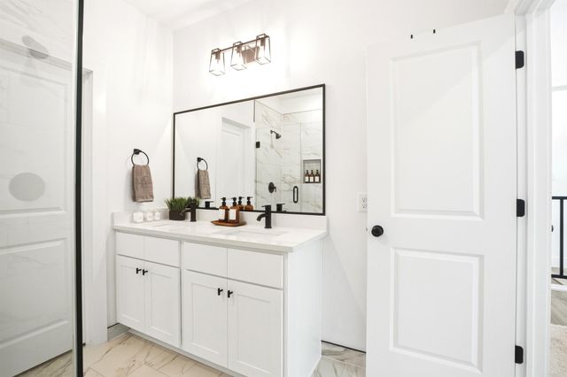 5527 Denmark Street B, Houston, TX 77028
