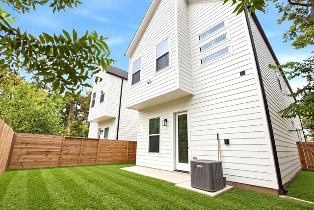 5527 Denmark Street B, Houston, TX 77028