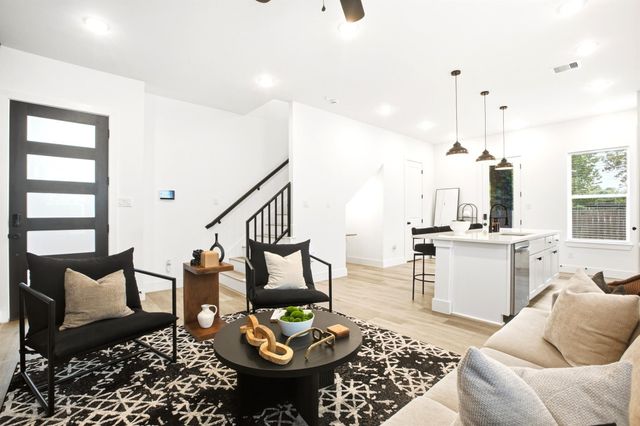 5527 Denmark Street B, Houston, TX 77028