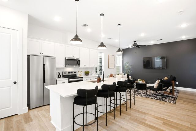5527 Denmark Street B, Houston, TX 77028