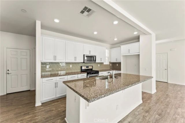 6111 Rosewood Way, Eastvale, CA 92880