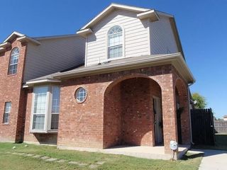 815 Valleybrooke Drive, Arlington, TX 76001