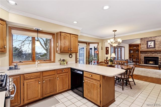 5194 South Freeman Road, Orchard Park, NY 14127