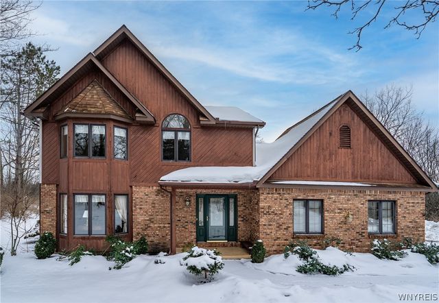 5194 South Freeman Road, Orchard Park, NY 14127