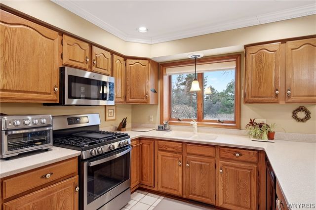 5194 South Freeman Road, Orchard Park, NY 14127