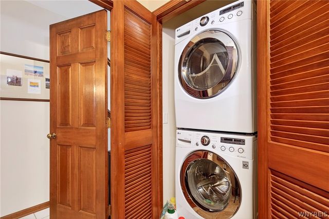 5194 South Freeman Road, Orchard Park, NY 14127