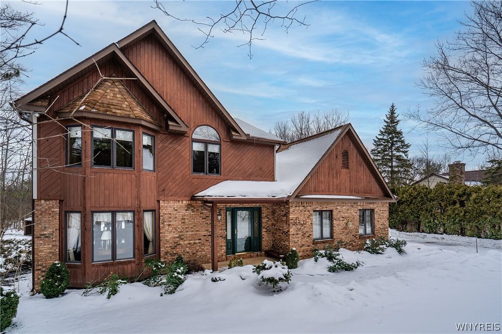 5194 South Freeman Road, Orchard Park, NY 14127