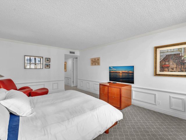 1149 Hillsboro Mile 610, Hillsboro Beach, FL 33062