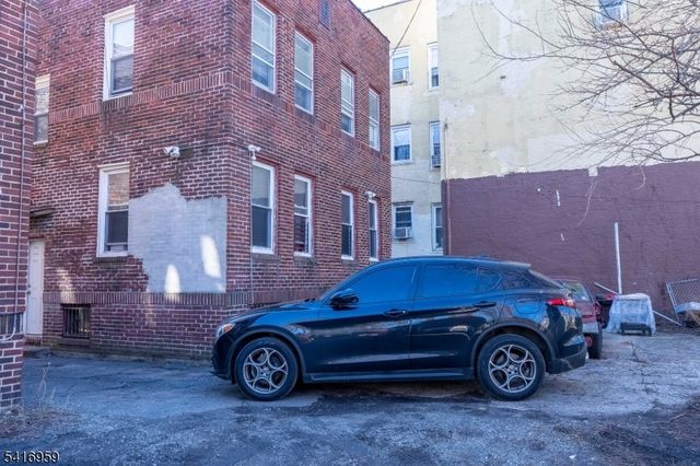 411 South 15th Street, Newark City, NJ 07103