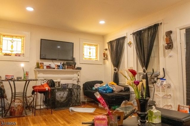 411 South 15th Street, Newark City, NJ 07103