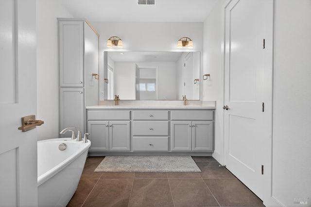 1145 Portello Ln, Windsor, CA 95492