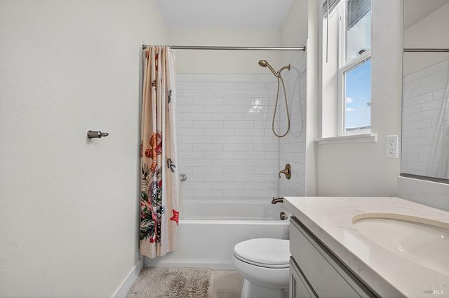 1145 Portello Ln, Windsor, CA 95492