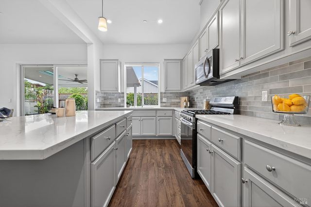 1145 Portello Ln, Windsor, CA 95492