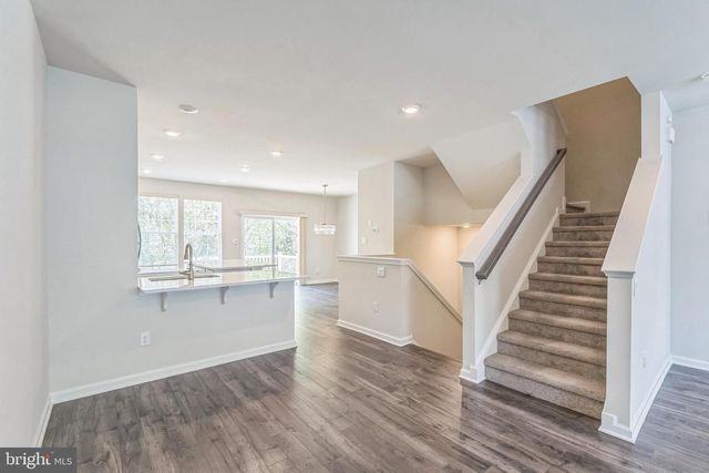 10 LILAC CIR, Mount Laurel, NJ 08054