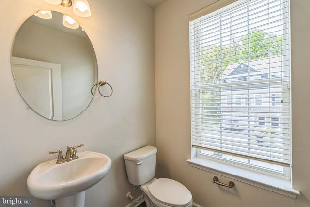 10 LILAC CIR, Mount Laurel, NJ 08054
