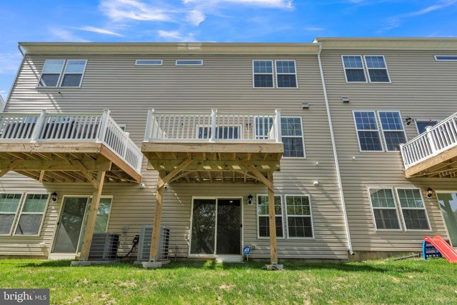 10 LILAC CIR, Mount Laurel, NJ 08054