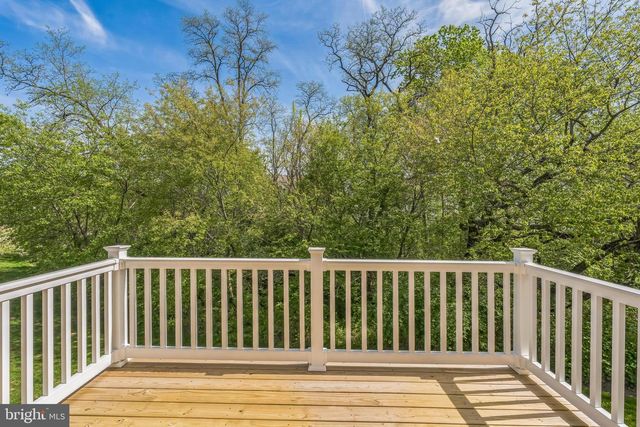 10 LILAC CIR, Mount Laurel, NJ 08054
