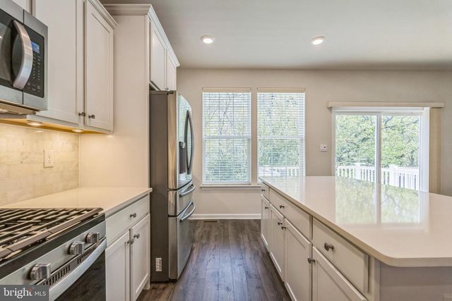 10 LILAC CIR, Mount Laurel, NJ 08054