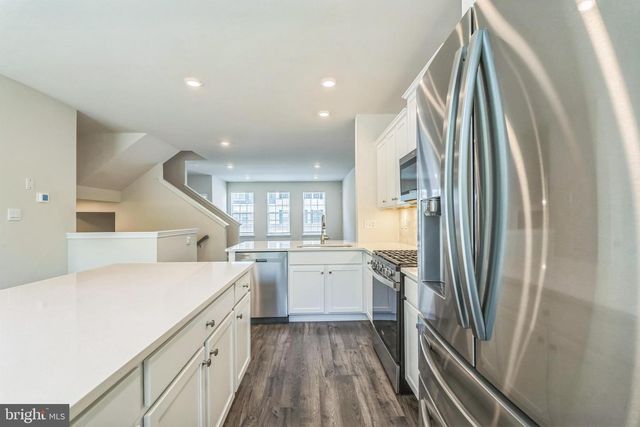 10 LILAC CIR, Mount Laurel, NJ 08054
