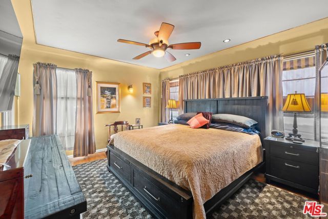 1361 S Tremaine Avenue, Los Angeles, CA 90019