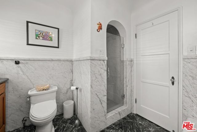 1361 S Tremaine Avenue, Los Angeles, CA 90019