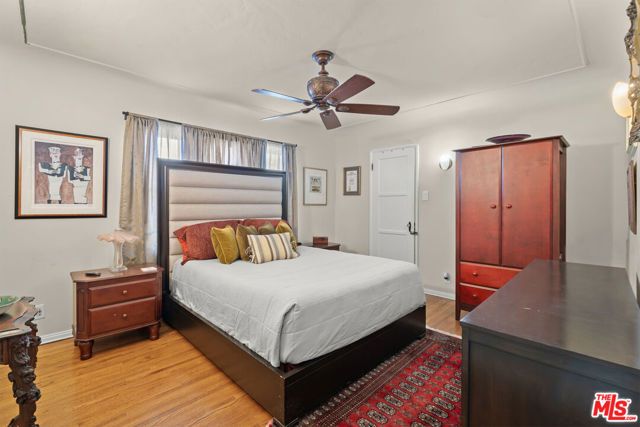 1361 S Tremaine Avenue, Los Angeles, CA 90019