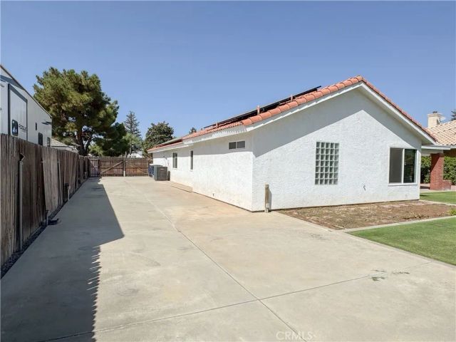 5508 Danbury Court, Bakersfield, CA 93312