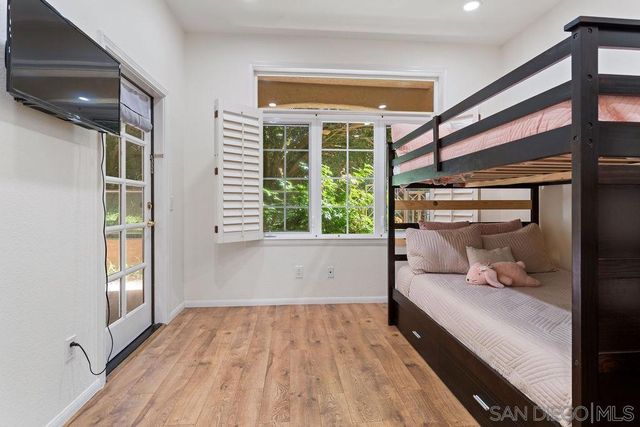 2842 Torrey Pines Rd, La Jolla, CA 92037