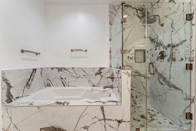 2842 Torrey Pines Rd, La Jolla, CA 92037