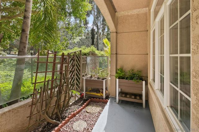 2842 Torrey Pines Rd, La Jolla, CA 92037