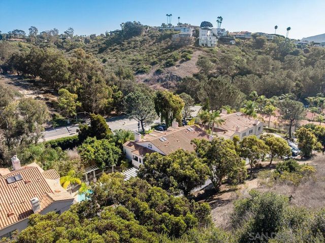 2842 Torrey Pines Rd, La Jolla, CA 92037