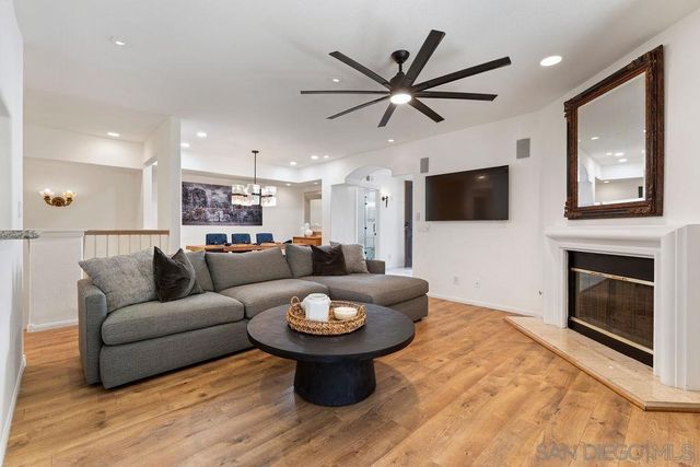 2842 Torrey Pines Rd, La Jolla, CA 92037