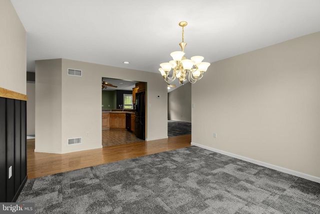 331 BRUNNERS GROVE RD, Reinholds, PA 17569