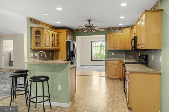 331 BRUNNERS GROVE RD, Reinholds, PA 17569