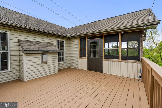 331 BRUNNERS GROVE RD, Reinholds, PA 17569