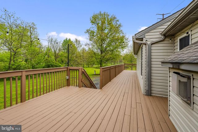 331 BRUNNERS GROVE RD, Reinholds, PA 17569