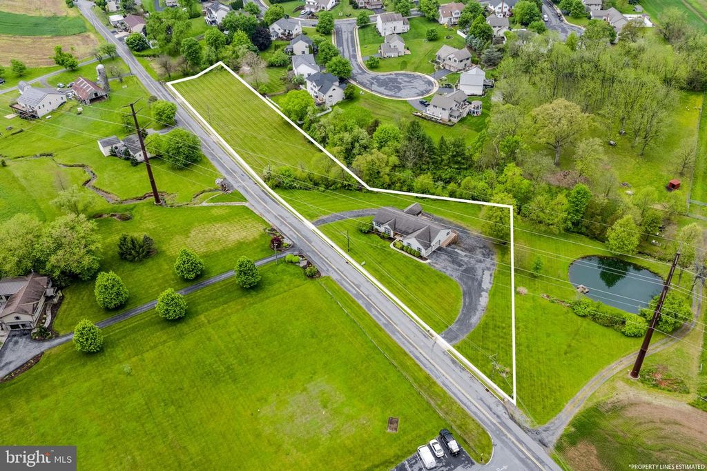 331 BRUNNERS GROVE RD, Reinholds, PA 17569