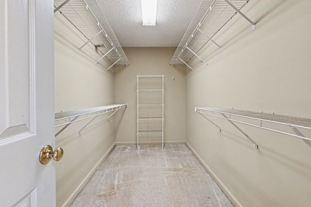 8726 MEADOW GREEN DR, Memphis, TN 38016