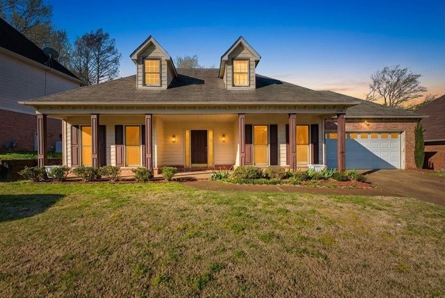 8726 MEADOW GREEN DR, Memphis, TN 38016